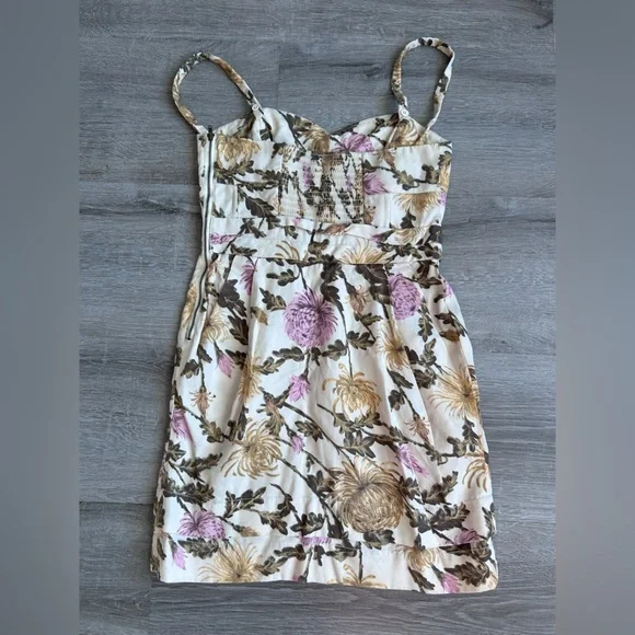 Women’s Aritzia Wilfred Drapey Lyocell Dress in birch size 6 - Picture 2 of 9